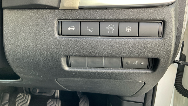 Nissan Qashqai 1.3 DiG-T MH Tekna 5dr Petrol Hatchback